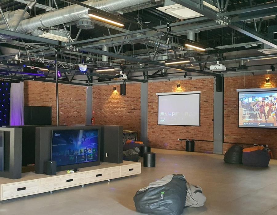 Autokamp Lanterna Game & Lounge arena